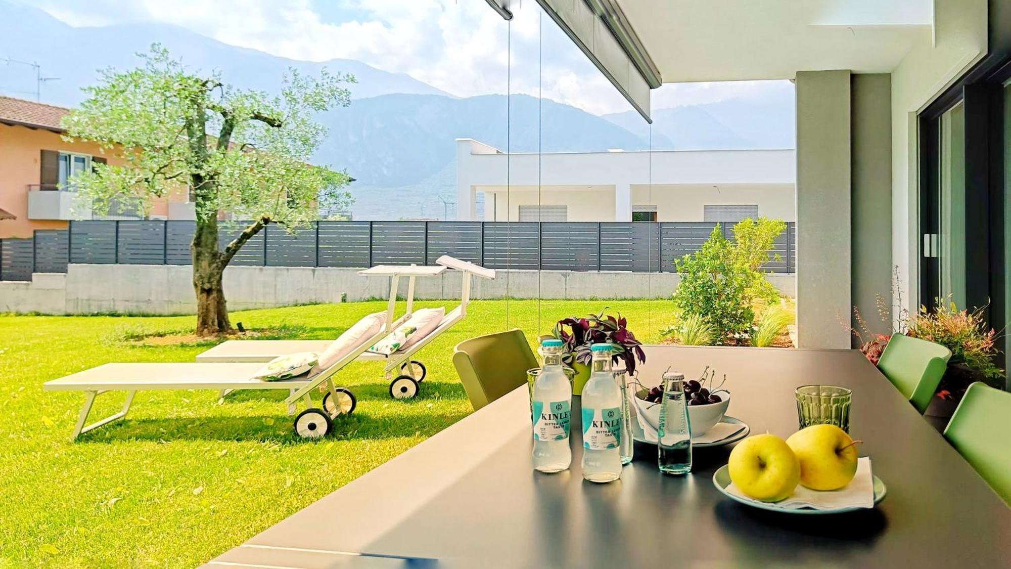 Appartement Elvy Garda Living Garden à Riva del Garda Extérieur photo