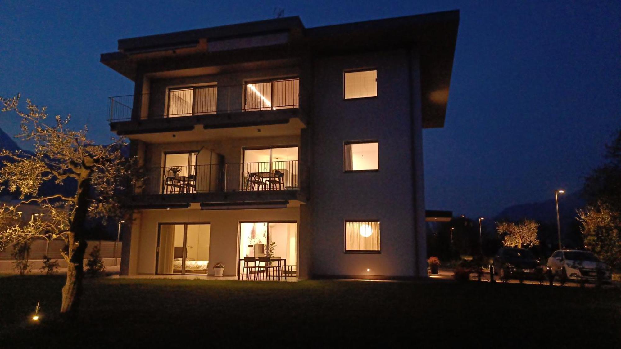 Appartement Elvy Garda Living Garden à Riva del Garda Extérieur photo