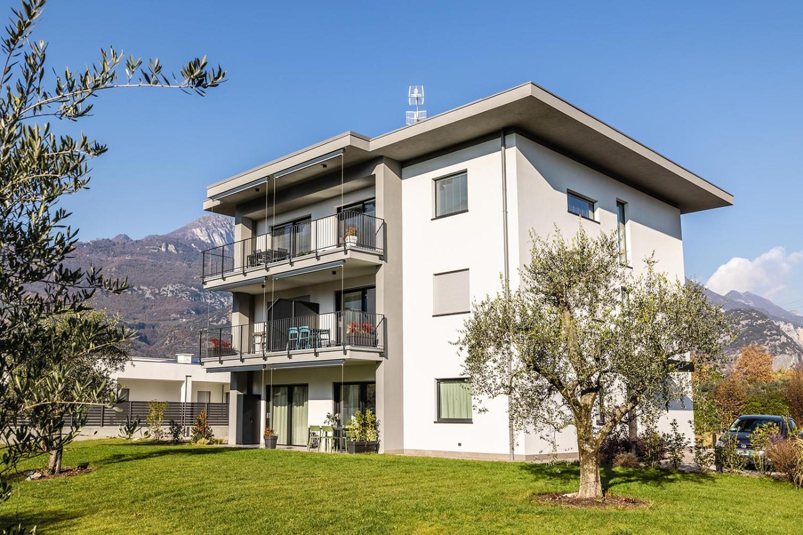 Appartement Elvy Garda Living Garden à Riva del Garda Extérieur photo