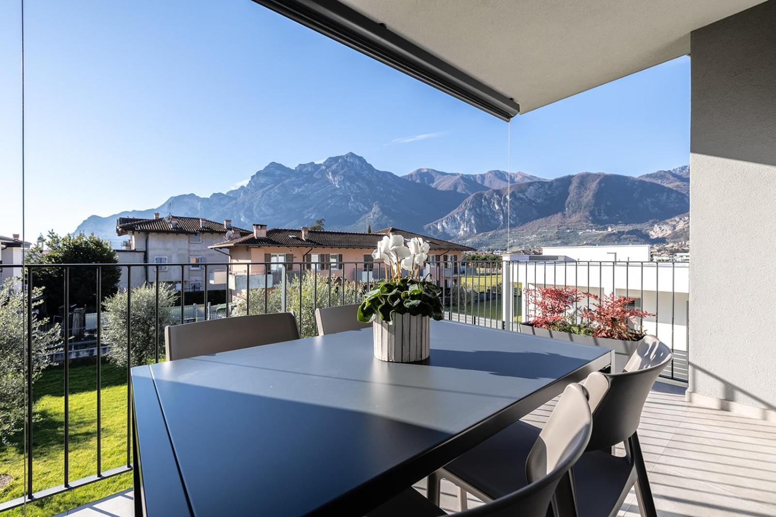 Appartement Elvy Garda Living Garden à Riva del Garda Extérieur photo