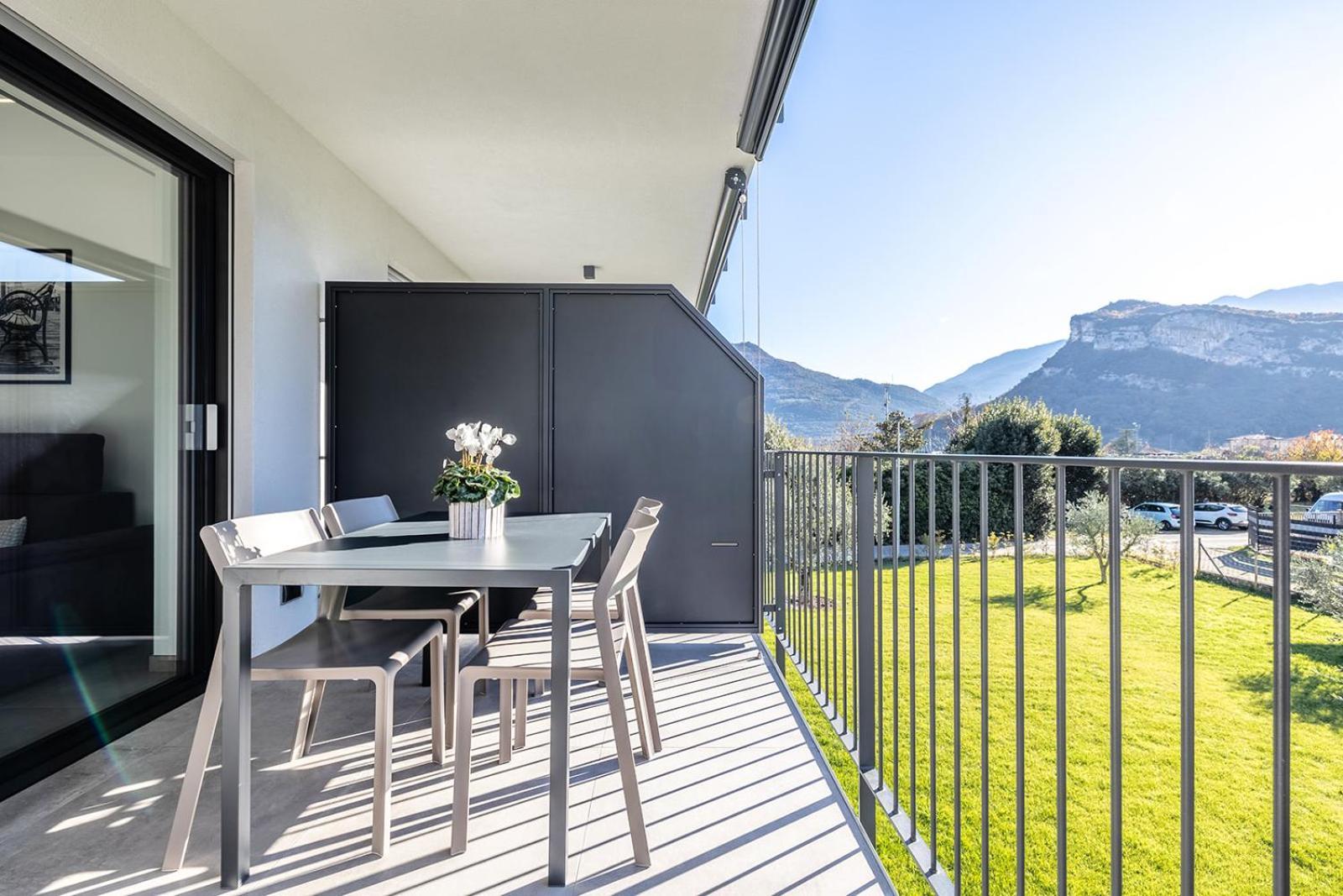 Appartement Elvy Garda Living Garden à Riva del Garda Extérieur photo